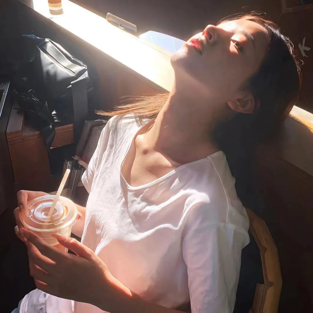 花花公子之千面女陪游